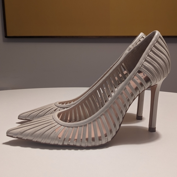 Zara White leather 4" high heels - Picture 3 of 6